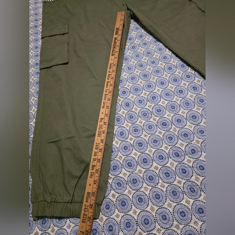 Olive Green Cargo Pants w/Chain - Picture 9 of 10